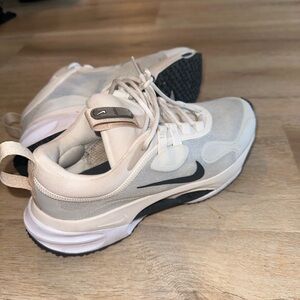 Nike Spark Sail Dark sneakers
